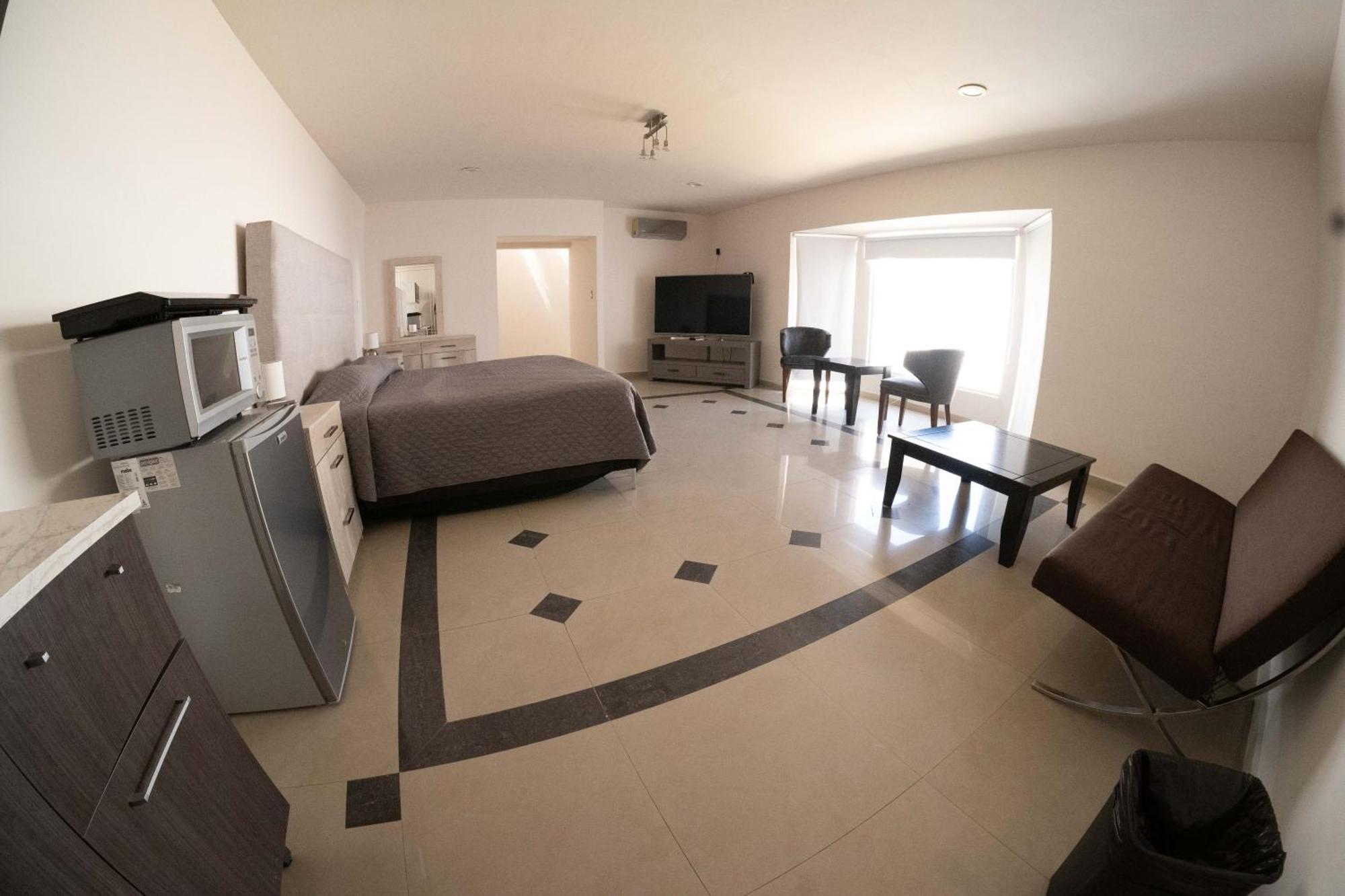 Room In Guest Room - 22 Suite For Two People Torreon Ngoại thất bức ảnh